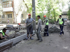 В Ленинском районе приступили к ремонту дворовых территорий В Ленинском районе приступили к ремонту дворовых территорий