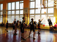 В Советском районе проходят соревнования по баскетболу