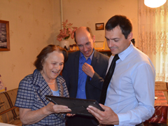 В Левобережном районе продолжают оказывать адресную помощь одиноко проживающим ветеранам