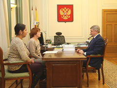 Александр Гусев обсудил с зоозащитницей проблемы бездомных животных Александр Гусев обсудил с зоозащитницей проблемы бездомных животных