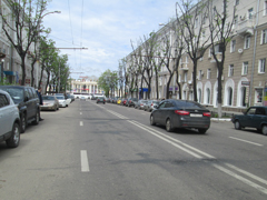 В Центральном районе продолжаются работы по благоустройству улиц и дворов