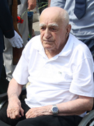 Вадим Кстенин поздравил фронтовика и почетного гражданина Левобережного района Мамеда Мерзамамедовича Джабраилова с вековым юбилеем Вадим Кстенин поздравил фронтовика и почетного гражданина Левобережного района Мамеда Мерзамамедовича Джабраилова с вековым юбилеем