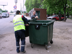 В Ленинском районе продолжают модернизировать места сбора отходов В Ленинском районе продолжают модернизировать места сбора отходов