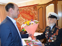 18 июля 2017 года в Левобережном районе поздравляли со 101-летием ветерана Великой Отечественной войны Ивана Николаевича Осадчука 18 июля 2017 года в Левобережном районе поздравляли со 101-летием ветерана Великой Отечественной войны Ивана Николаевича Осадчука