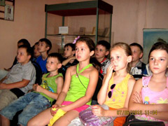 Литературный час «Солнце русской поэзии», посвященный Пушкинскому дню России, проведен сотрудниками библиотеки №10 