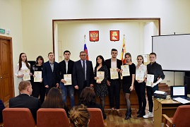 В Ленинском районе студентов поздравили с профессиональным праздником