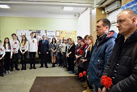 В Ленинском районе открыли мемориальную доску Павлу Лучникову В Ленинском районе открыли мемориальную доску Павлу Лучникову