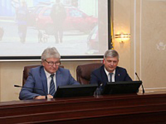 Александр Гусев провел планерное совещание Александр Гусев провел планерное совещание