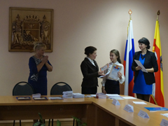 В Коминтерновском районе наградили юных писателей