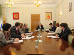 Александр Гусев провел совещание, посвященное проблемам бездомных животных