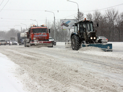 Воронежские улицы убирает 90 единиц специализированной техники