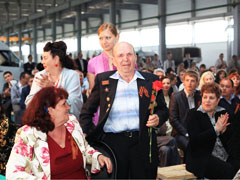 Подвигу солдатскому - подвиг трудовой!