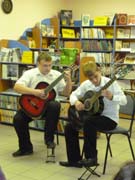 В библиотеке №30 (ул. Иркутская, д. 15-а) состоялся вечер-концерт «Поможем друг другу», посвященный Дню пожилых людей  