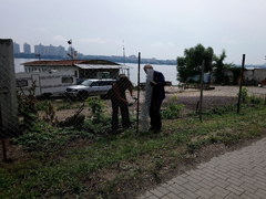 В Центральном районе в третий раз подряд произведен демонтаж ограждения на набережной Масалитинова В Центральном районе в третий раз подряд произведен демонтаж ограждения на набережной Масалитинова
