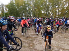 В Коминтерновском районе прошел осенний велокросс В Коминтерновском районе прошел осенний велокросс