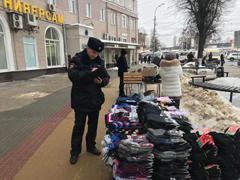 В Воронеже прошли рейды по ликвидации несанкционированной торговли с изъятием продукции