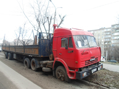 В Коминтерновском районе борются с автохламом