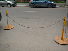 В Центральном районе ликвидируют самовольно установленные ограждения