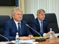Глава Воронежа Александр Гусев принял участие в восьмом заседании городской Думы четвертого созыва