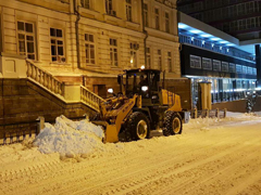 Минувшей ночью город убирали 229 единиц техники Минувшей ночью город убирали 229 единиц техники