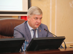 Александр Гусев провел очередное планерное совещание Александр Гусев провел очередное планерное совещание