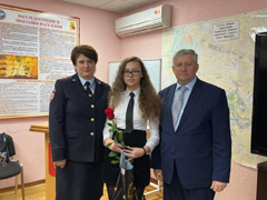 В День Конституции в Советском районе вручили паспорта юным воронежцам