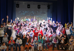 Состоялось новогоднее представление «Молодежная интернациональная новогодняя елка»