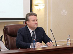 Вадим Кстенин: «Благоустройство дворов в рамках приоритетного проекта в этом году нужно закончить до 31 октября» Вадим Кстенин: «Благоустройство дворов в рамках приоритетного проекта в этом году нужно закончить до 31 октября»